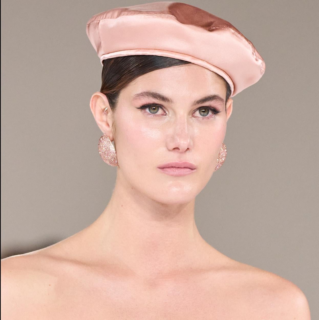 Primers iluminadores que rejuvenecen la piel madura con un brillo saludable