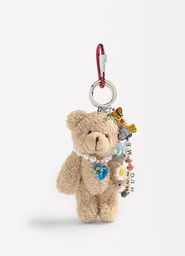 Imagen - Charm con forma de osito de peluche de Parfois (17,99 euros).