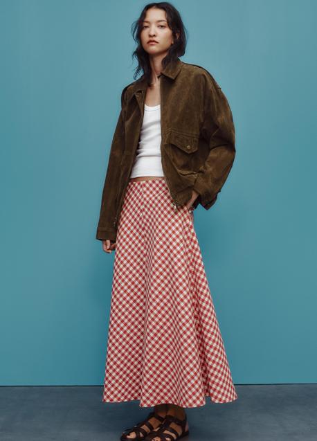 Imagen - Falda midi de Zara (35,99 euros)