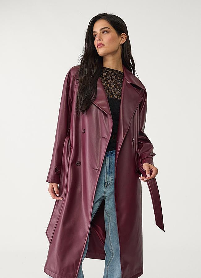Imagen - Gabardina efecto piel burdeos