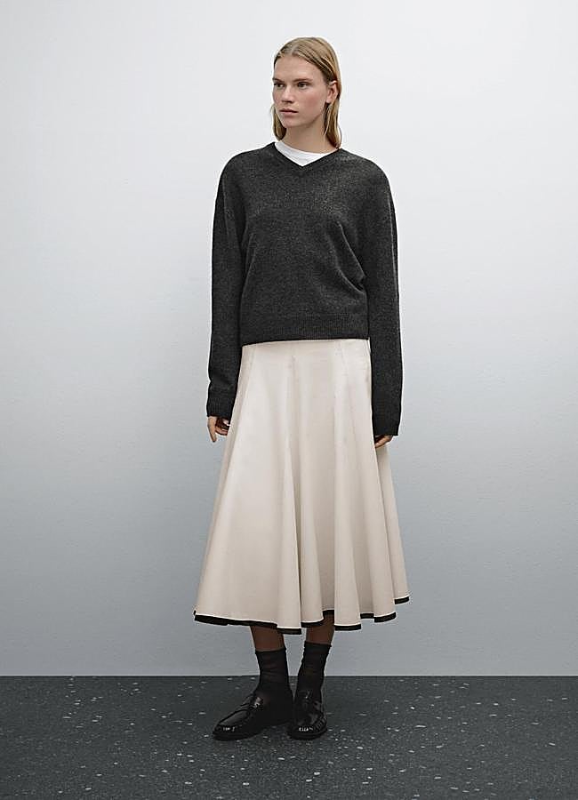 Imagen - Falda con ribete negro, 79,95 euros.