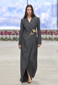 Imagen secundaria 2 - Looks del desfile FW25 de Carolina Herrera.