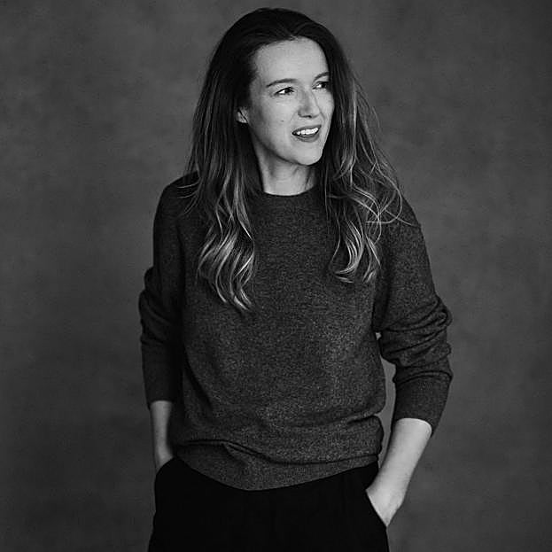 Clare Waight Keller sobre su última colaboración con Uniqlo: «desde que trabajo con ellos, valoro mucho más la simplicidad y los buenos básicos»