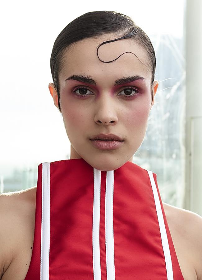 Imagen - La tendencia #pinkmakeup protagonizó el desfile de Serra Studio. Foto: Kristen Wicce.