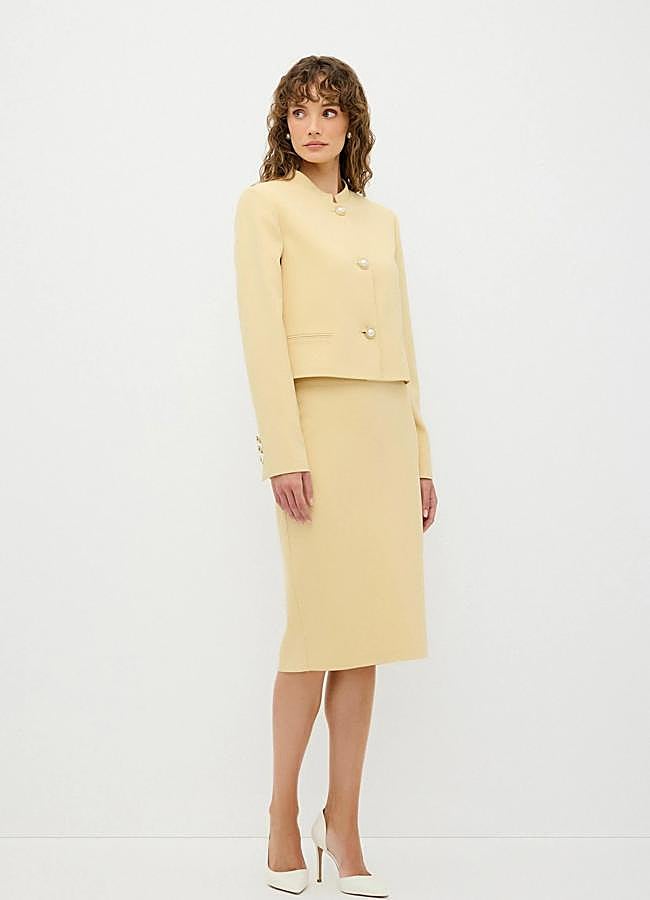 Imagen - Traje de falda midi amarillo de adL, a la venta en Zalando: falda 64,95 euros y chaqueta 74,95 euros.