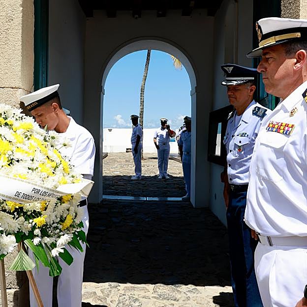 Un momento de la ofrenda floral,