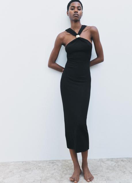 Imagen - Vestido negro de Zara (29,99 euros)