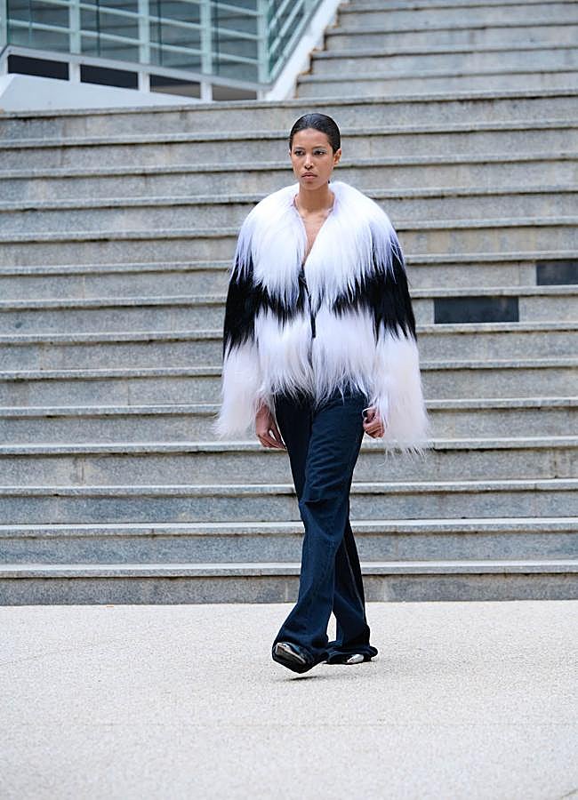 Imagen - El desfile DUYOS en el Museo del Traje. / Pablo Paniagua-ACME