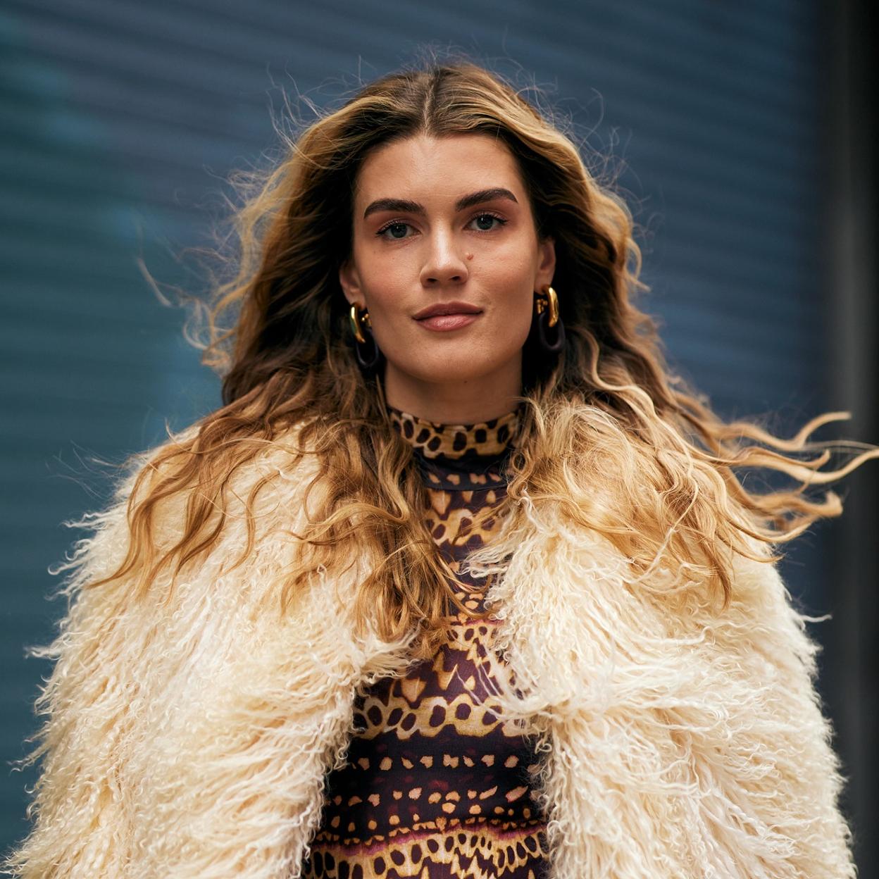 Novedades belleza: del autobronceador en gotas más natural al aceite para rizos que elimina el encrespamiento