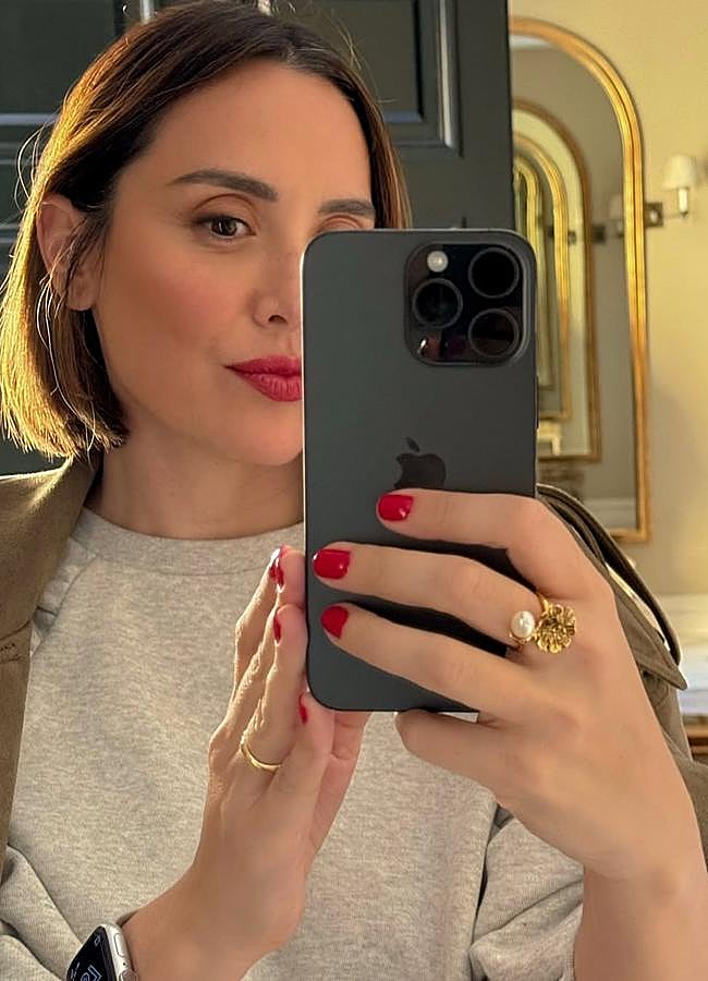 Imagen - Tamara Falcó con labios y uñas a juego en color rojo. Foto: @tamarafalco