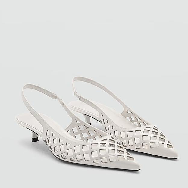 Tacón kitten en blanco de Mango.