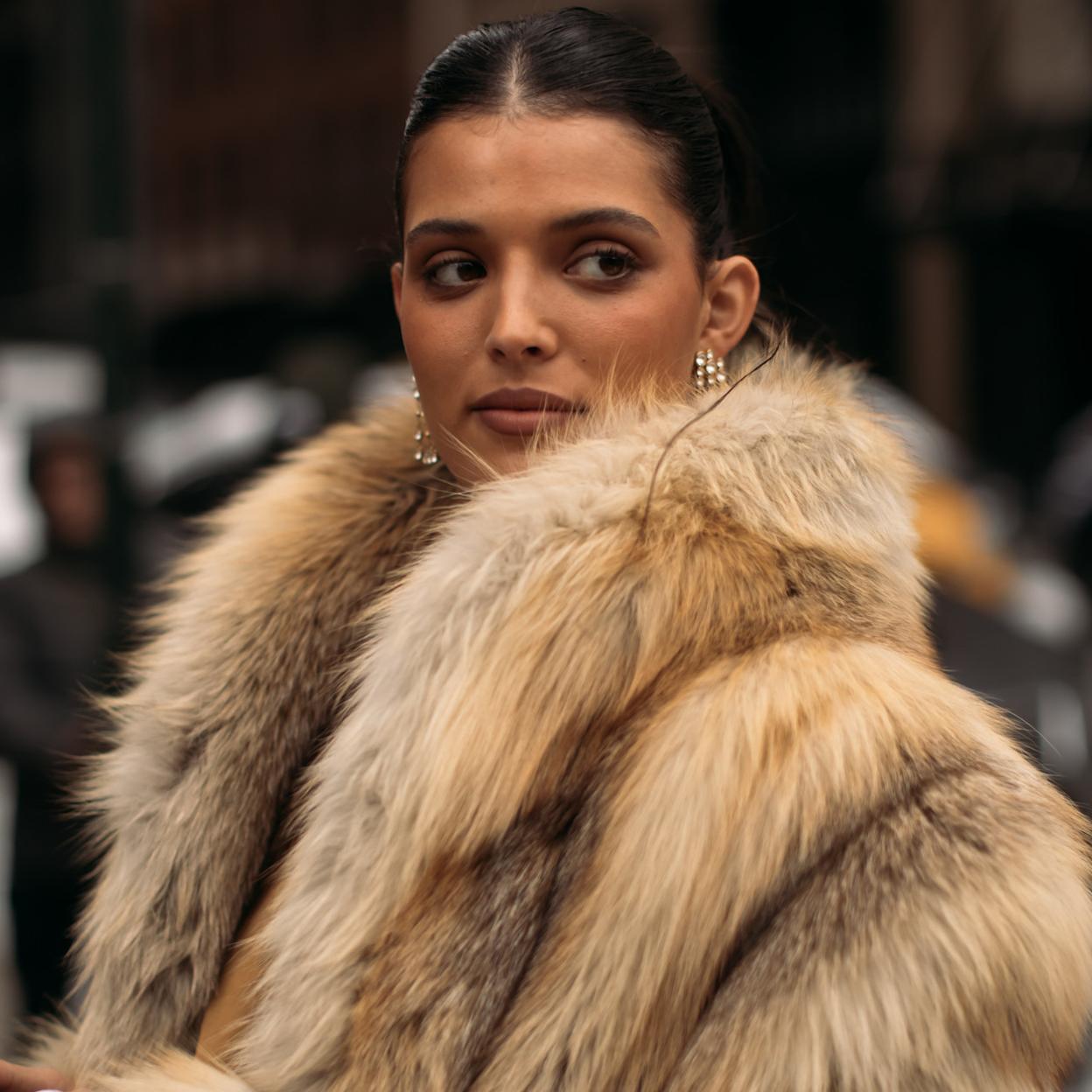 Mujer con piel luminosa