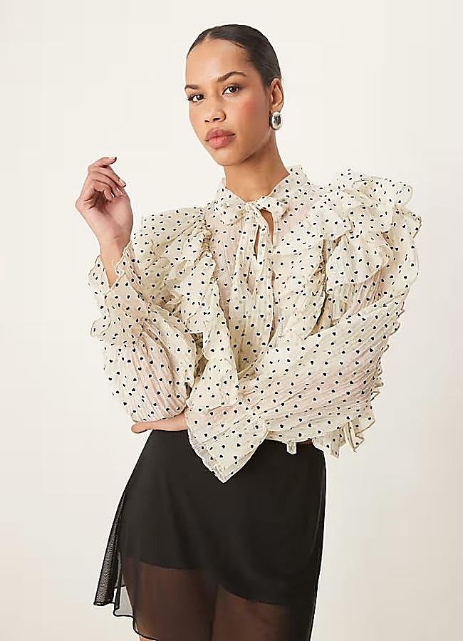 Imagen - Camisa plisada con estampado de lunares y volantes