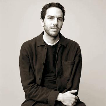 Imagen secundaria 1 - Chemena Kamali (Chloé), Julian Klausner (Dries Van Noten) y Seán McGirr (Alexander McQueen).