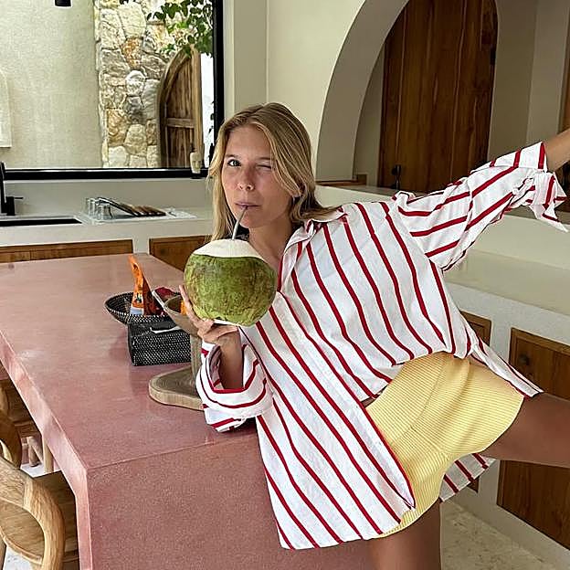 Esta primavera necesitas una camisa de rayas rojas y sabemos dónde conseguirla