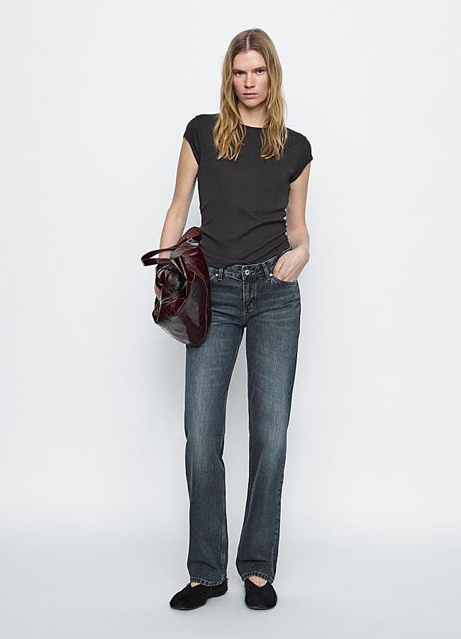 Imagen - Jeans oscuros de Massimo Dutti, 49,95 euros.