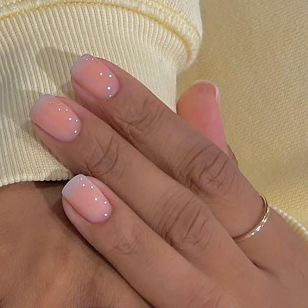 Manicura glow french difuminada