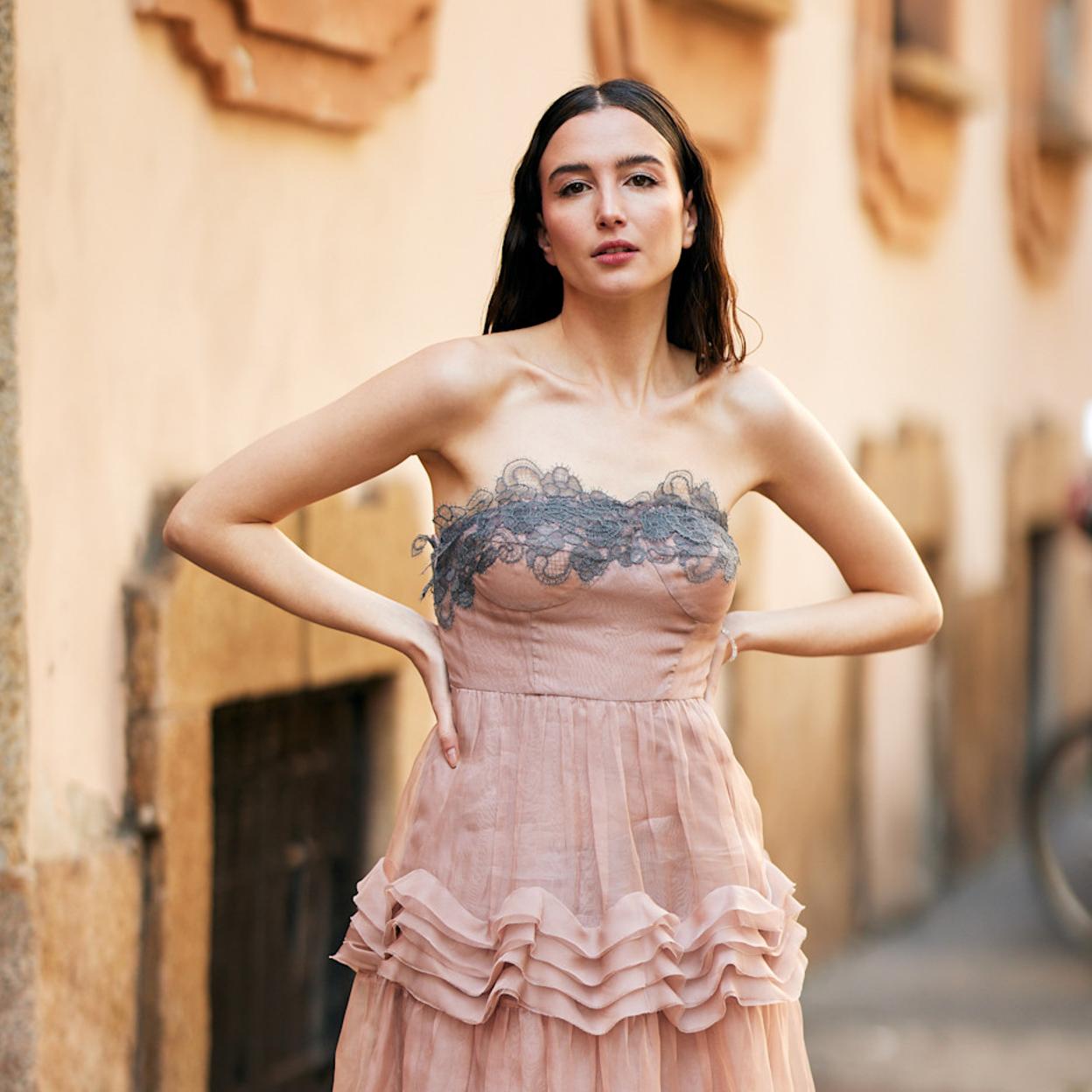 Por qué en primavera cambiarás tu clásico perfume por las brumas fresquitas