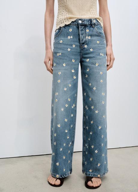Imagen - Vaqueros con flores de Mango (49,99 euros)