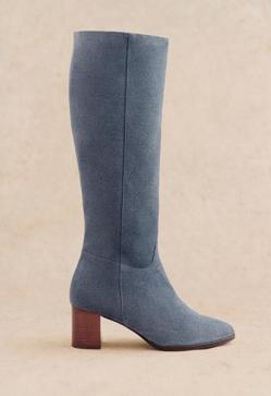 Imagen secundaria 2 - La falda de H&M, la blusa de Ikks y las botas de Sézane.