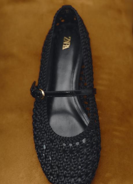 Imagen - Zapatos negros de Zara (35,99 euros)