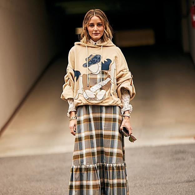 Falda midi de cuadros, la prenda imprescindible de la temporada que necesitas esta primavera