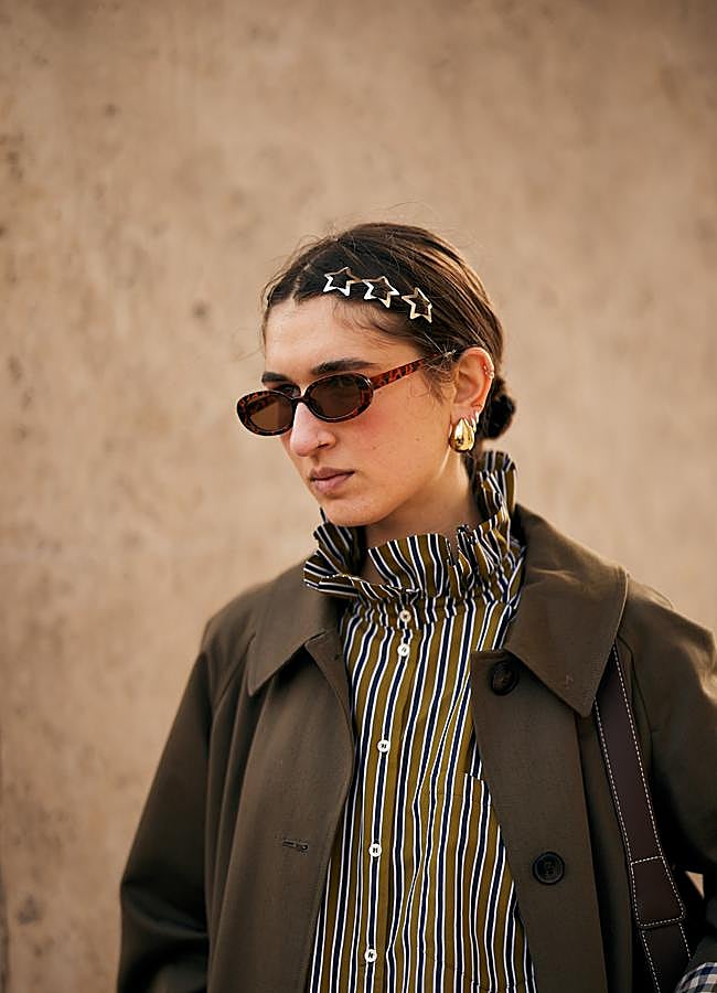 Imagen - Recogido con accesorios en el pelo. Foto: Launchmetrics spotlight.