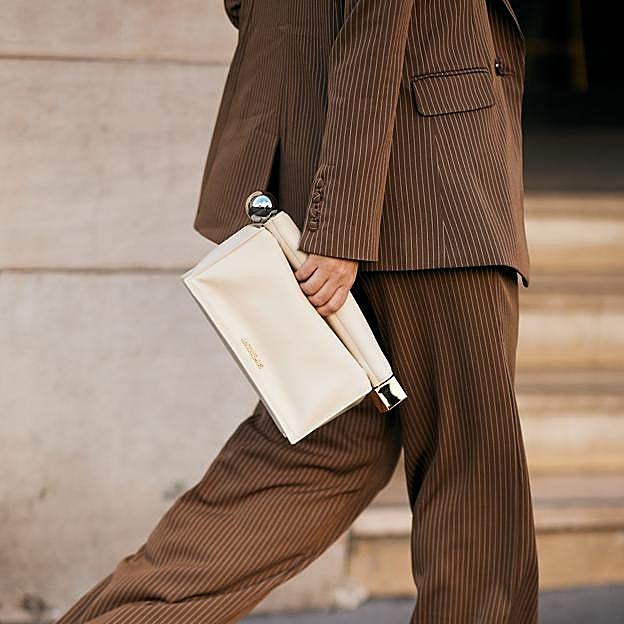 Este es el bolso made in Spain que recuerda a uno de lujo y que necesitas en tu armario para vestir elegante en cualquier ocasión