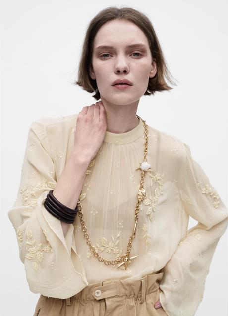 Imagen - Camisa con flores bordadas de Zara (59,95 euros)