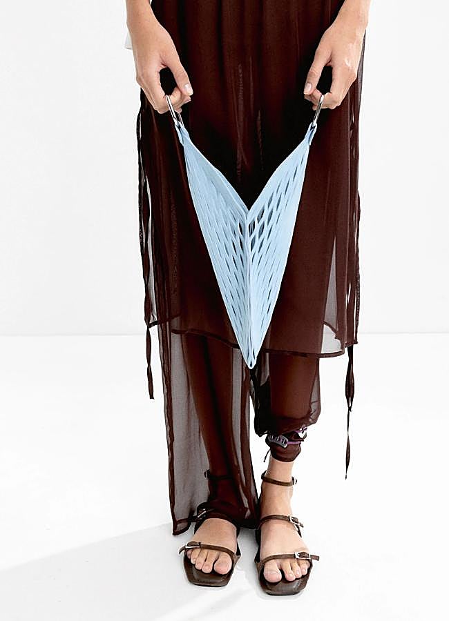 Imagen - Bolso de piel con forma de red en azul de Parfois.