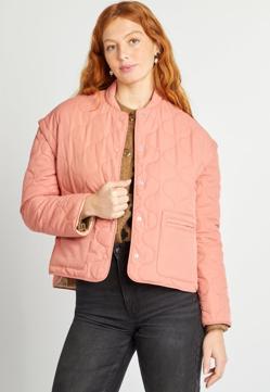 Imagen secundaria 2 - Dónde comprar por 25 euros las chaquetas acolchadas que todas quieren llevar en primavera