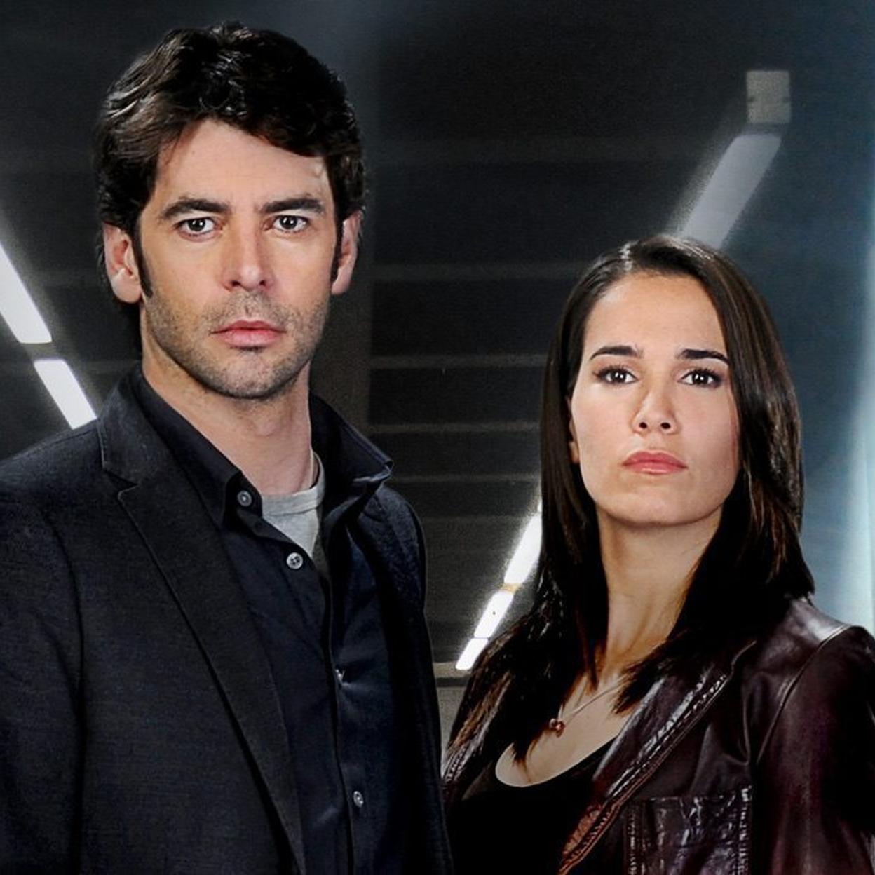 Eduardo Noriega y Celia Freijeiro en la serie de televión Homicidios. 