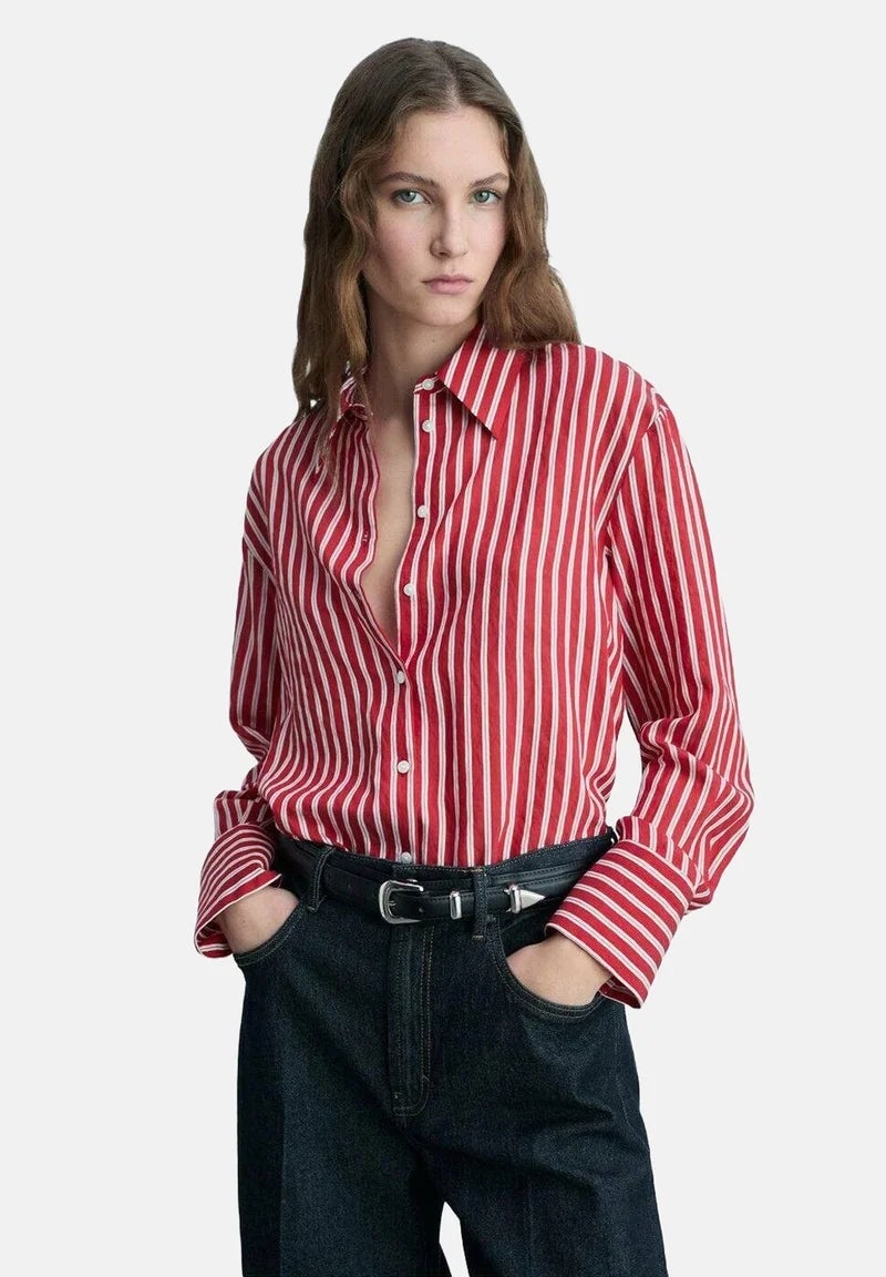 Imagen - Camisa de rayas en blanco y rojo de Mango (29,99 euros).