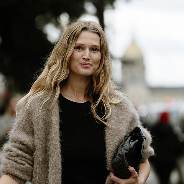 Parfois tiene el top cruzado perfecto para las que están aburridas de la clásica camiseta