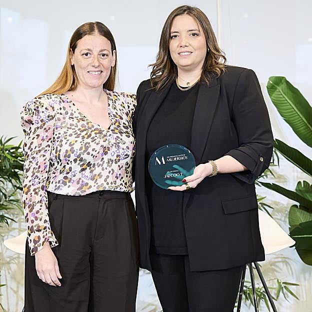 Verónica Lourido, Directora Comercial Lifestyle de Vocento Medios posa junto a Claudia Godia, Brand Manager OMODA & JAECOO España. 