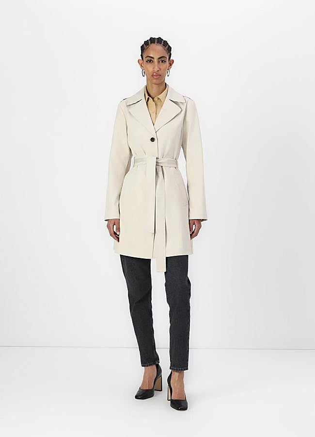 Imagen - Gabardina clarita tres cuartos de Liu Jo, 323,95 euros.