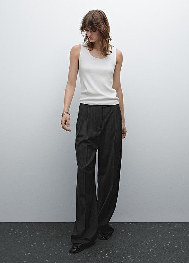 Imagen - Camiseta blanca de tirantes de Massimo Dutti, 29,95 euros.