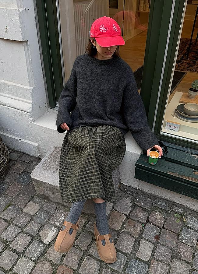 Imagen - Así lleva las influencers los nuevos zuecos de Ugg en Copenhagen Fashion Week. / @poppyalmond