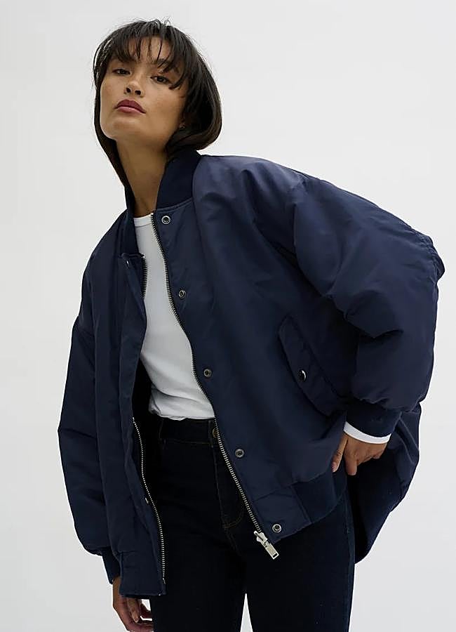 Imagen - Bomber azul marino de My Essential Wardrobe, 165,95 euros.
