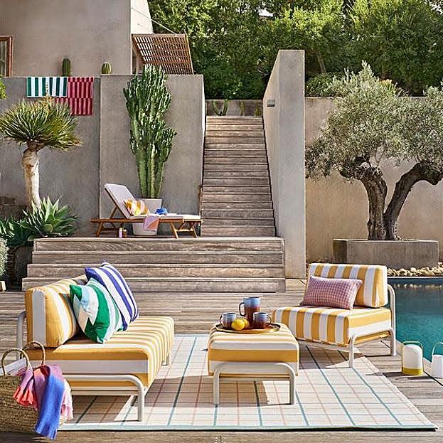 Conjunto Thomes de La Redoutte. El sofá está rebajado a 519.20 euros; el sillón individual, a 306.27 y la mesa de centro, a 175.56.