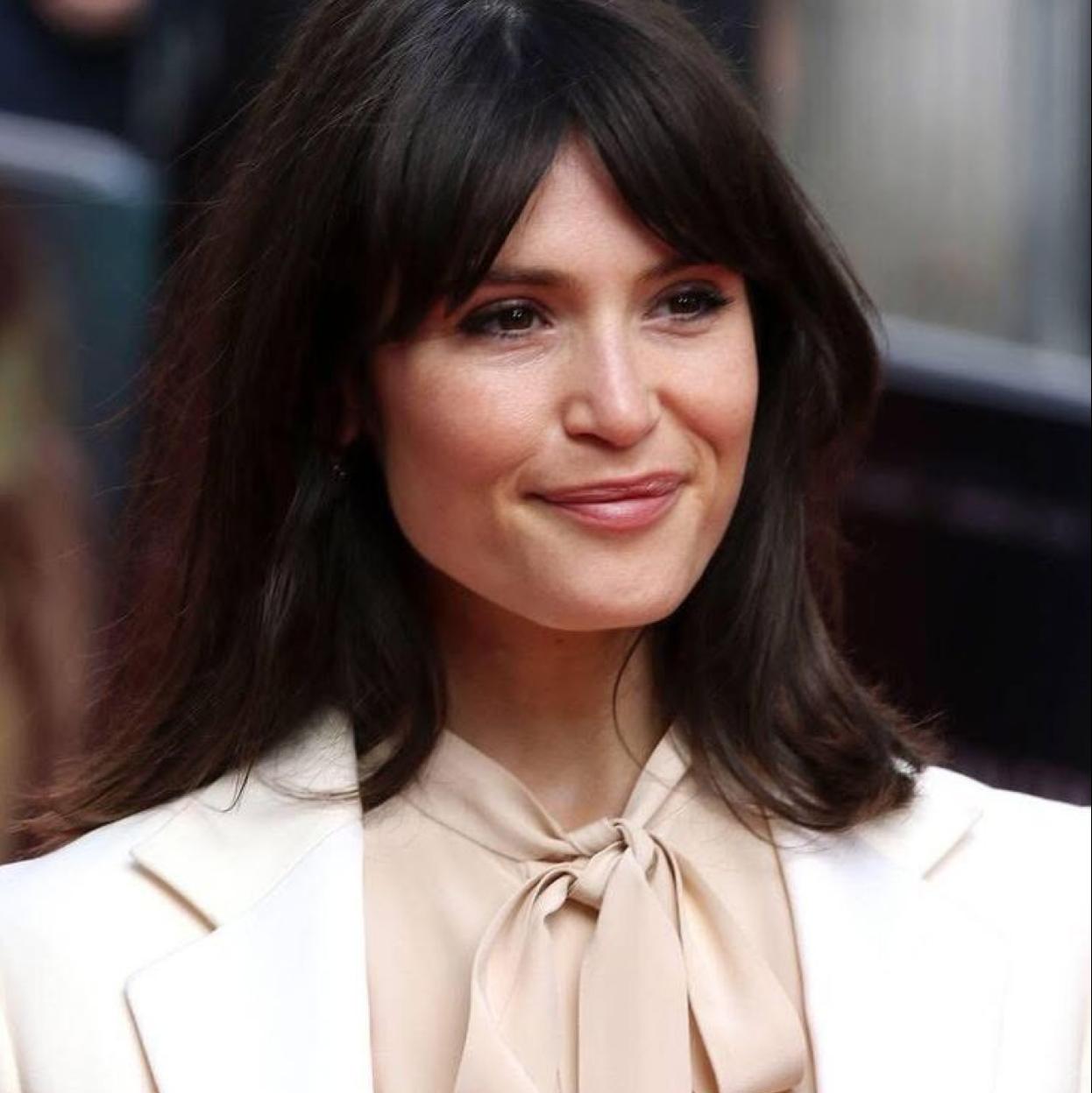 Gemma Arterton con piel tersa