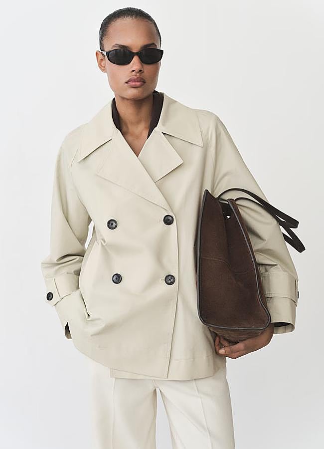 Imagen - Gabardina con doble botonadura de Mango.