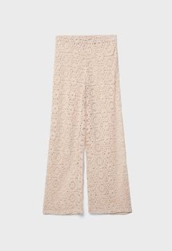 Imagen secundaria 2 - Chaleco crochet lazada mezcla algodón de Massimo Dutti (69,95€)/ Talulla brown leather sandals de Alohas (190€)/ Pantalón largo punto calado de Stradivarius (35,99€)