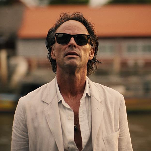 Walton Goggins como Rick Hatchett en una imagen de la tercera temporada de The White Lotu