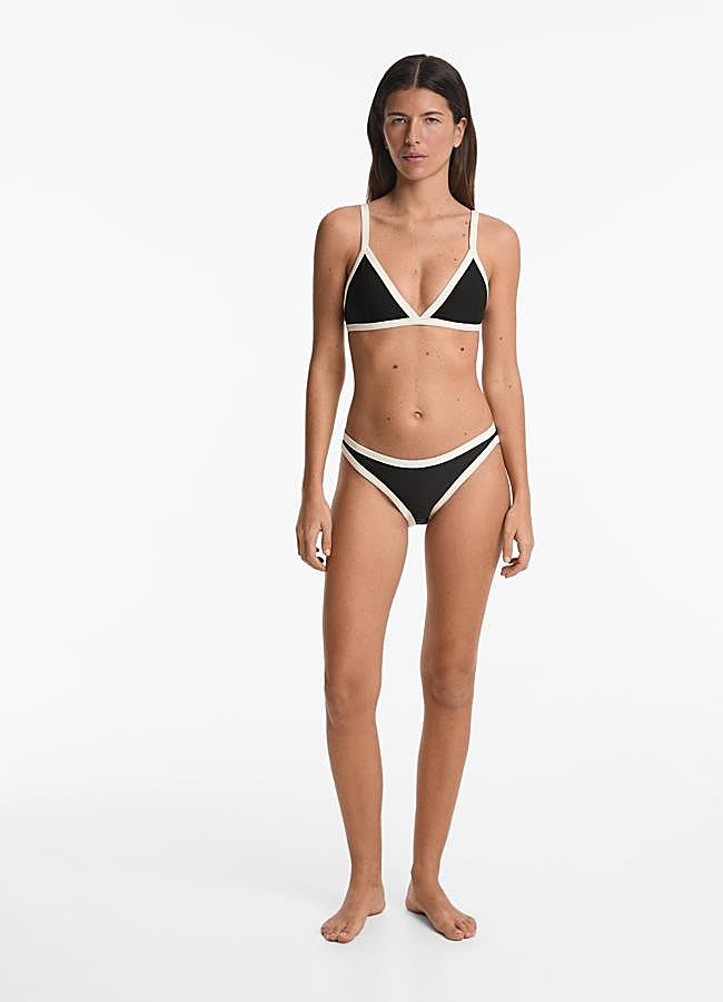 Imagen - Bikini en blanco y negro de Oysho.