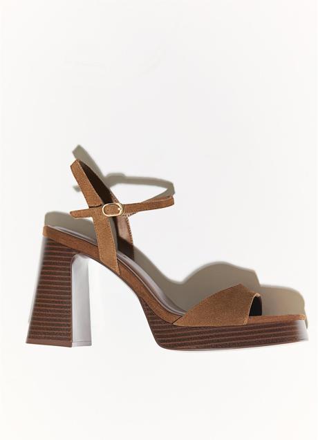 Imagen - Sandalias de ante de Stradivarius (35,99 euros)