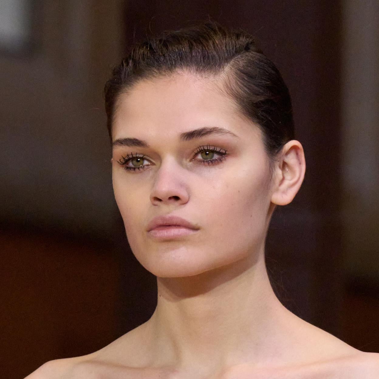 Zara lanza su versión asequible del lip gloss más viral