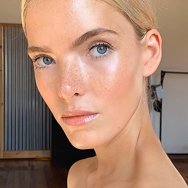 Aceites faciales para tener una piel glowy, jugosa y tersa en primavera