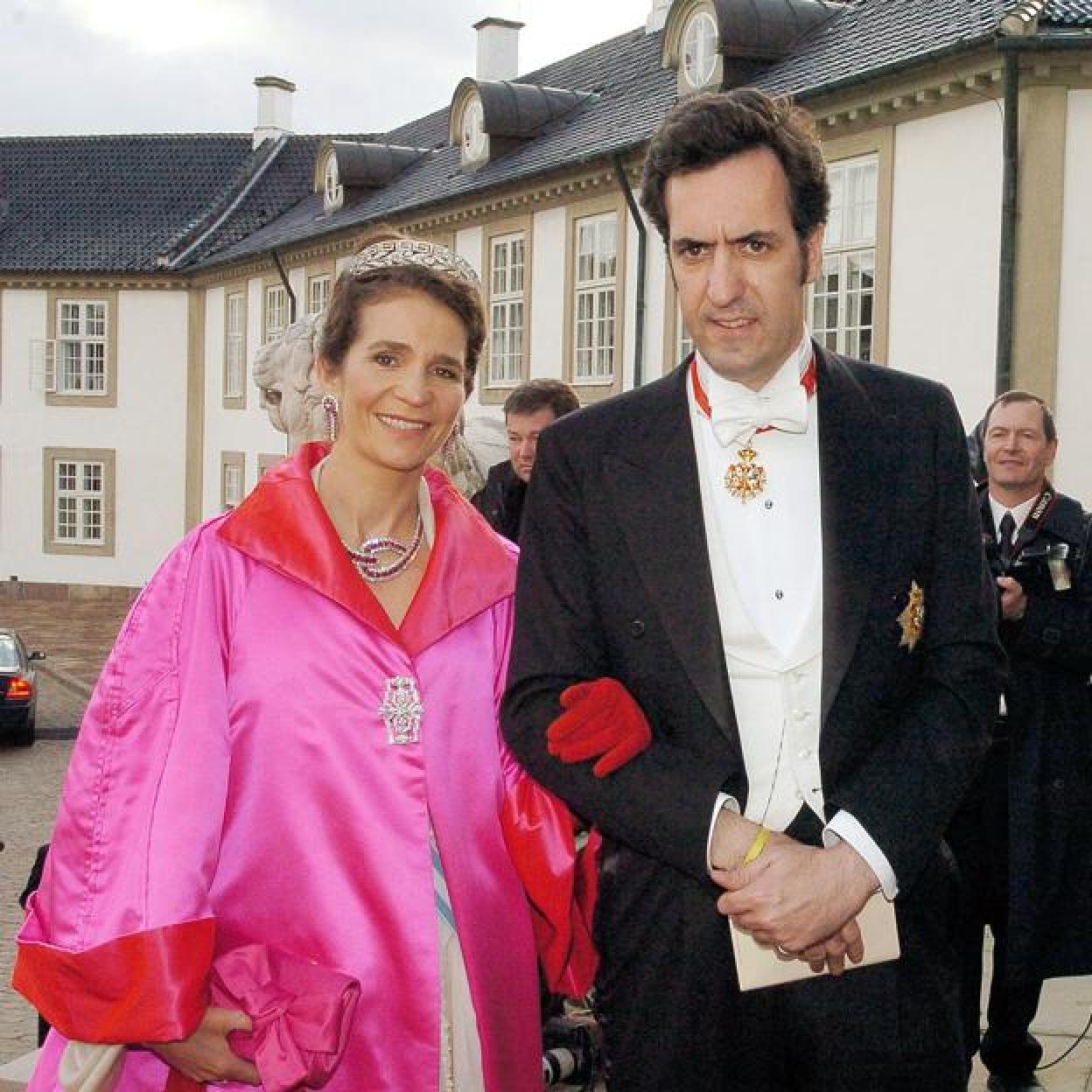 Jaime de Marichalar y la infanta Elena en 2004, en el banquete de celebración de la boda del príncipe Federico y Mary Donaldson, en el palacio Fredensborg de Copenhague. 