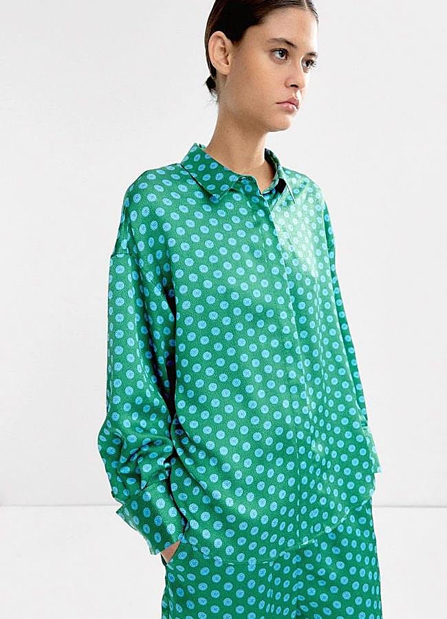 Imagen - Camisa satinada de lunares en verde